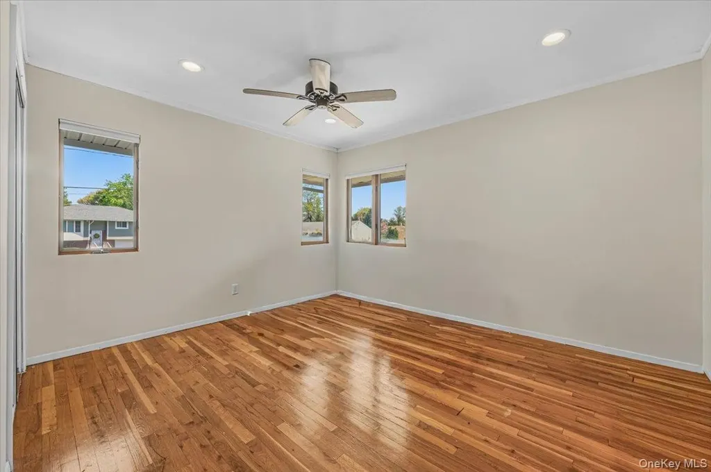 55 Patricia Avenue Deer Park NY 11729