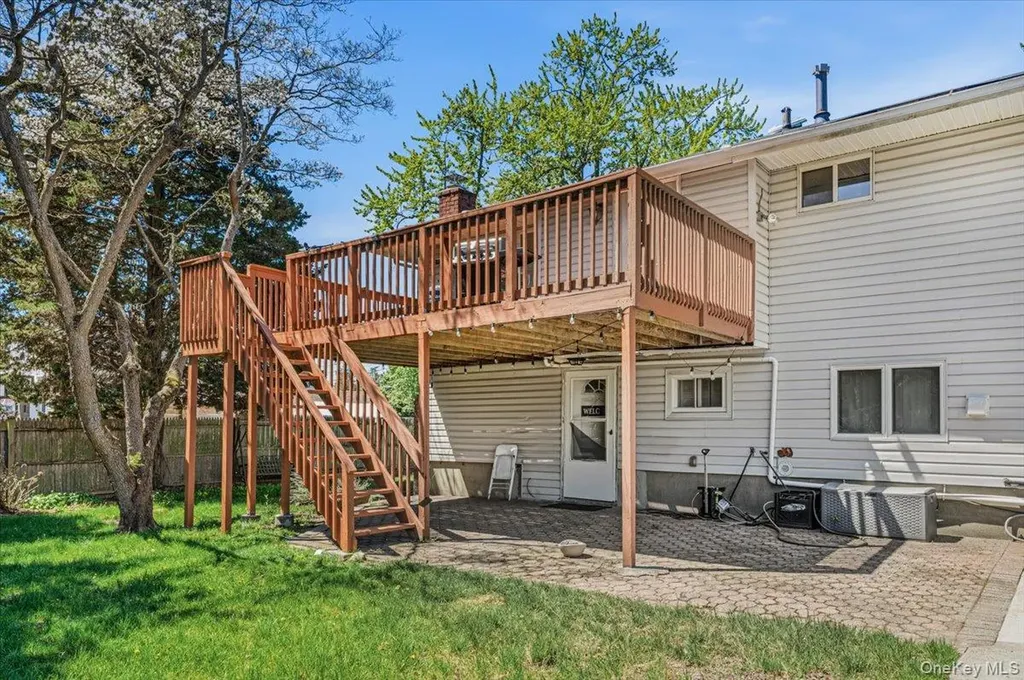 55 Patricia Avenue Deer Park NY 11729