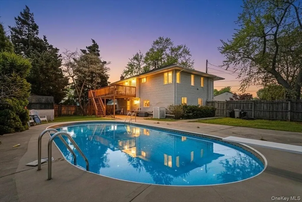 55 Patricia Avenue Deer Park NY 11729