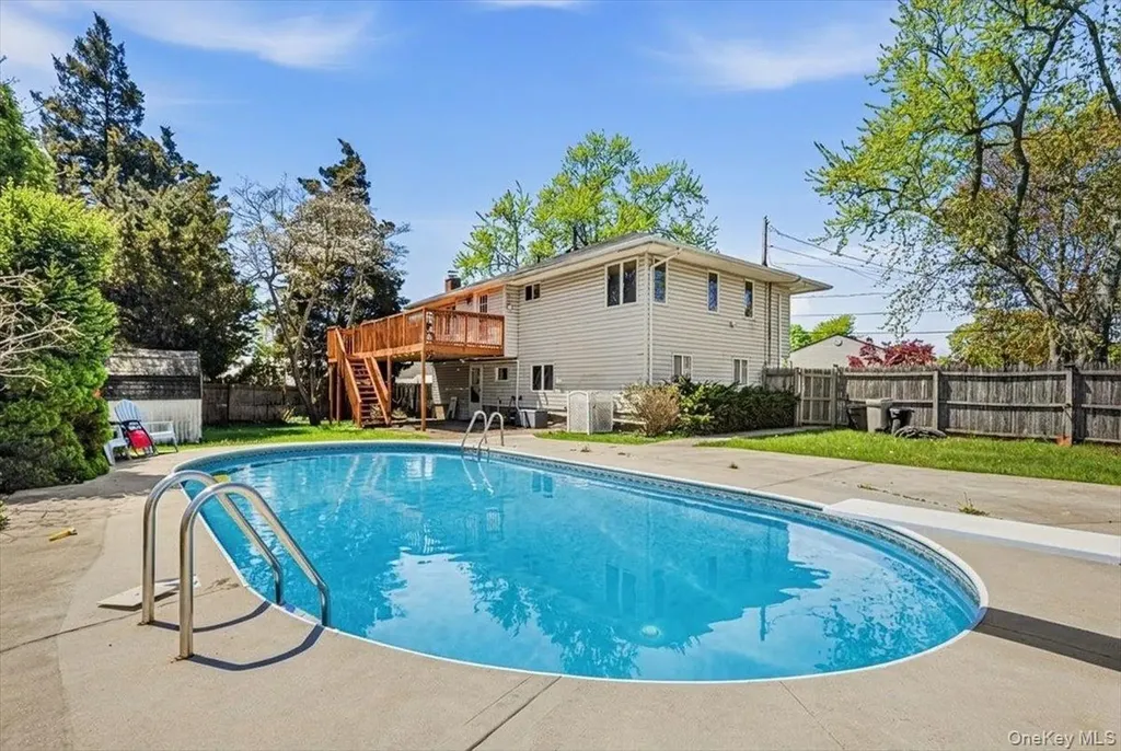 55 Patricia Avenue Deer Park NY 11729