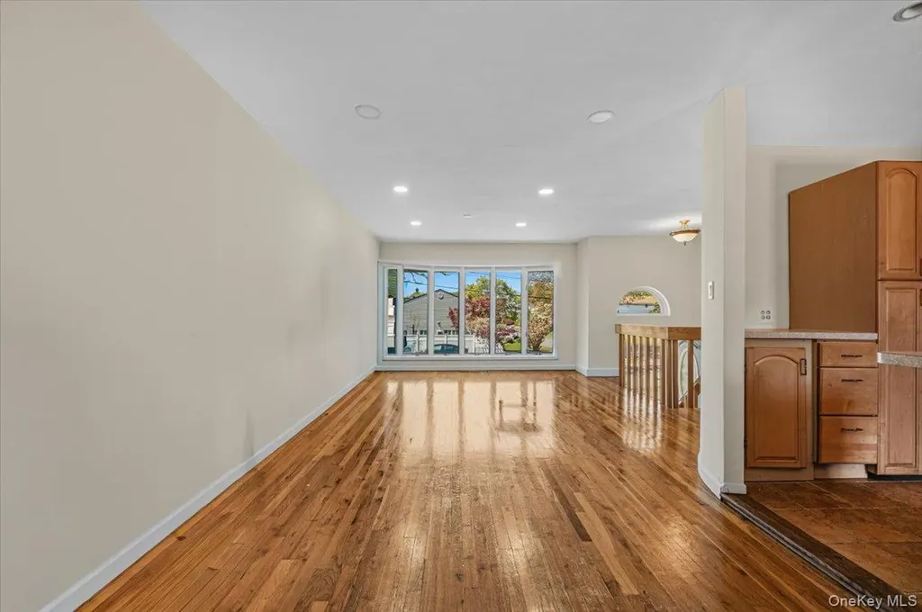 55 Patricia Avenue Deer Park NY 11729