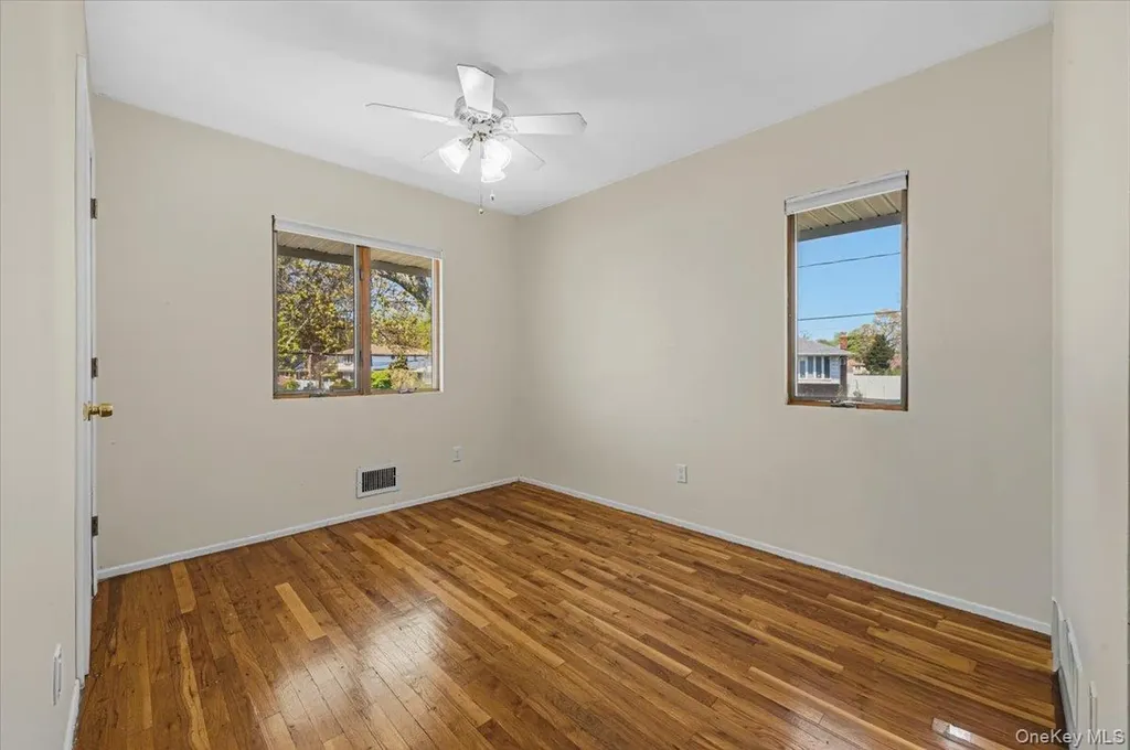 55 Patricia Avenue Deer Park NY 11729