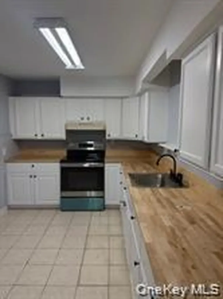 1806 Deer Park Avenue Deer Park NY 11729