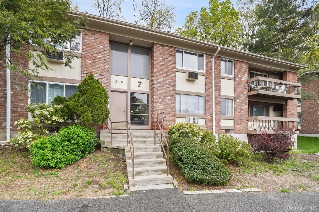 7 N James Street Peekskill NY 10566