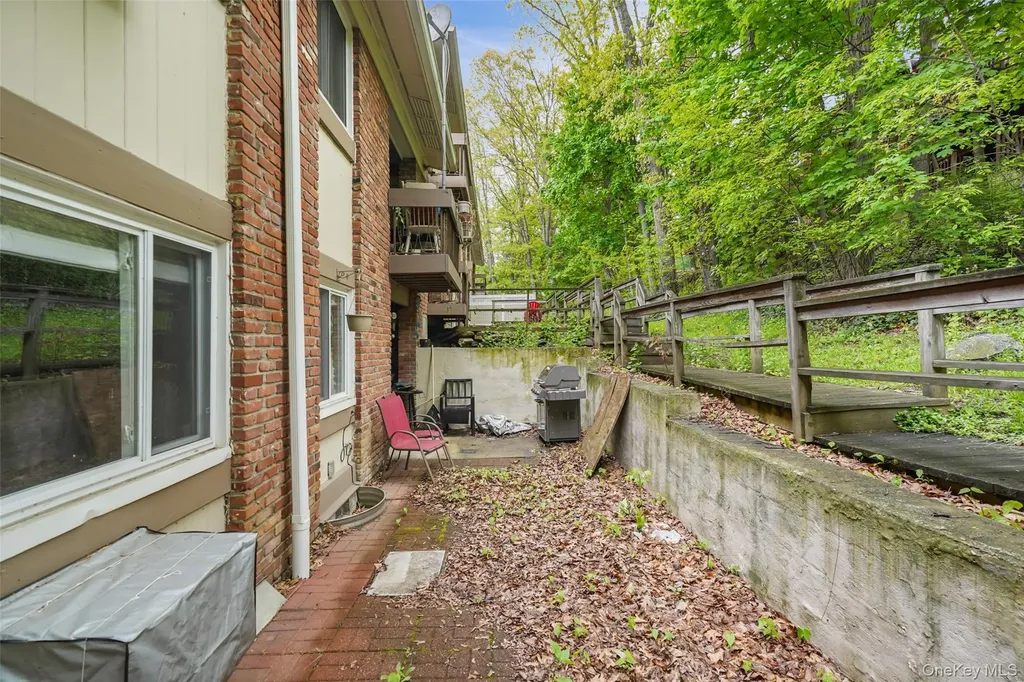 7 N James Street Peekskill NY 10566