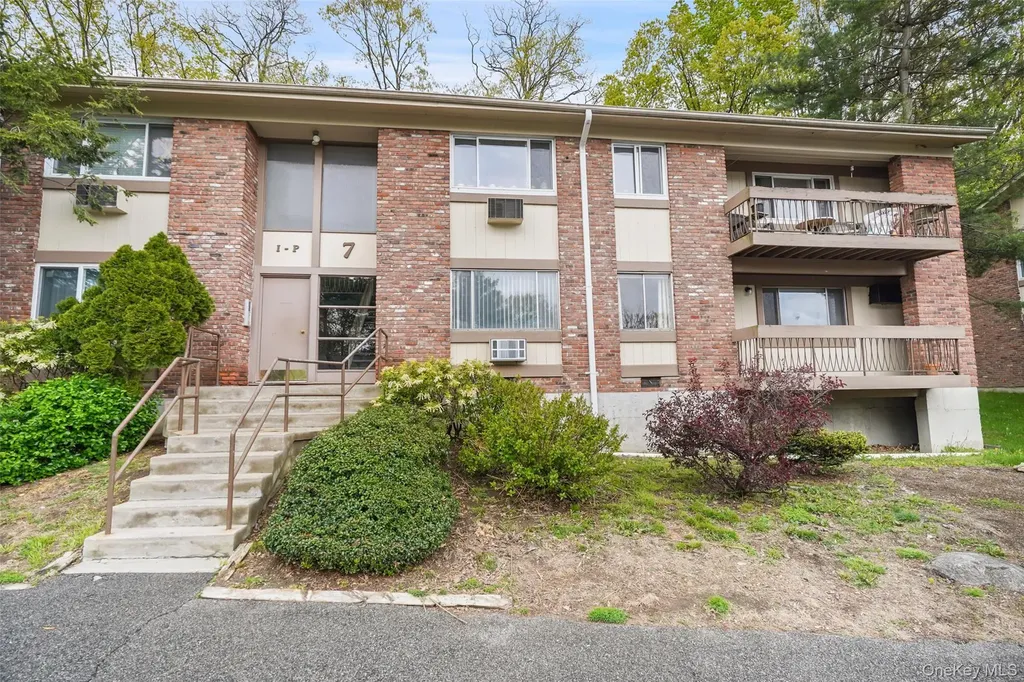 7 N James Street Peekskill NY 10566