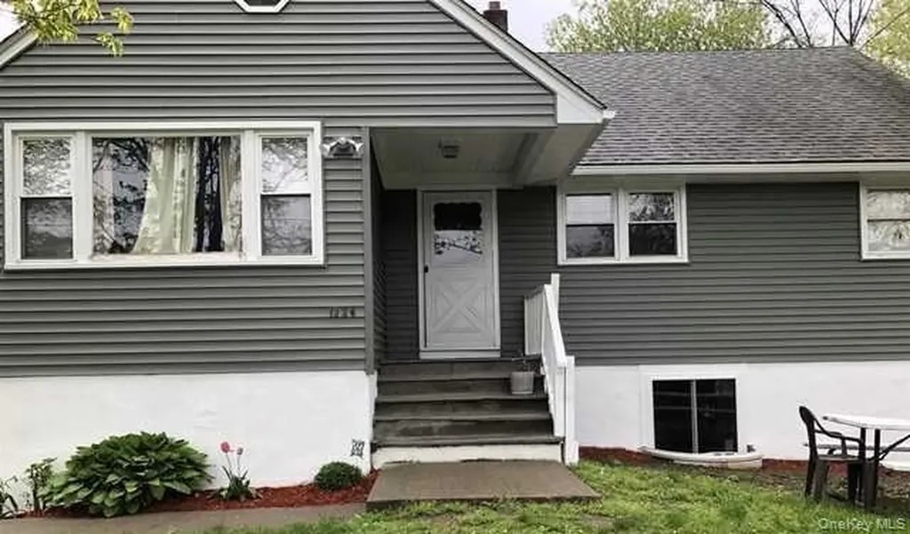 1224 Rt 9g Hyde Park NY 12538