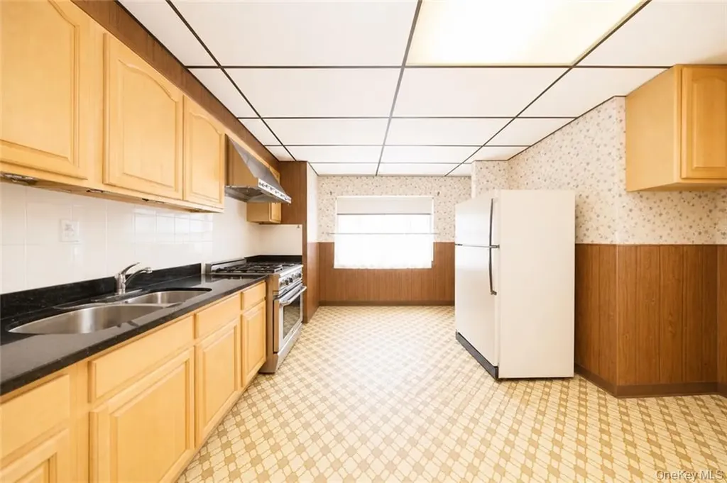 2332 E 21st Street Brooklyn NY 11229
