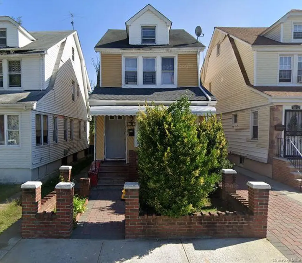 20526 116th Road Saint Albans NY 11412