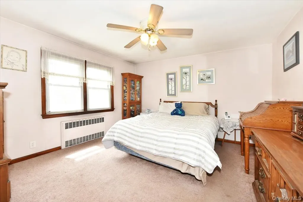 246-35 85th Road Bellerose NY 11426