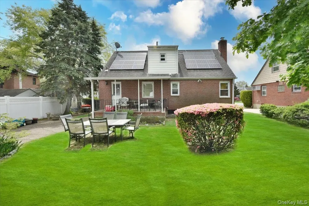 246-35 85th Road Bellerose NY 11426