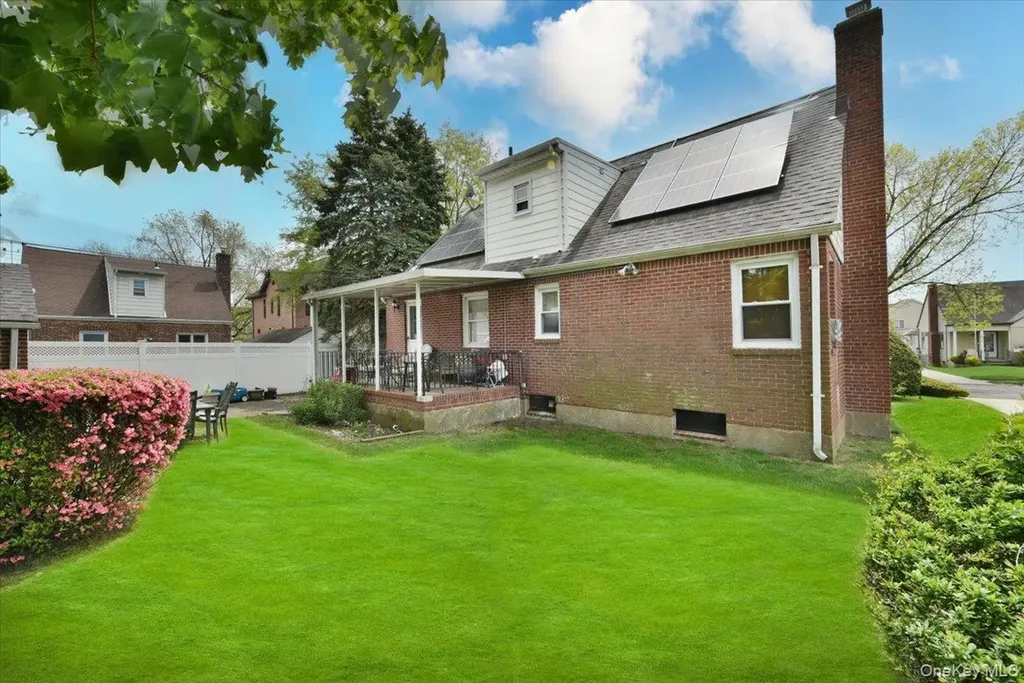 246-35 85th Road Bellerose NY 11426