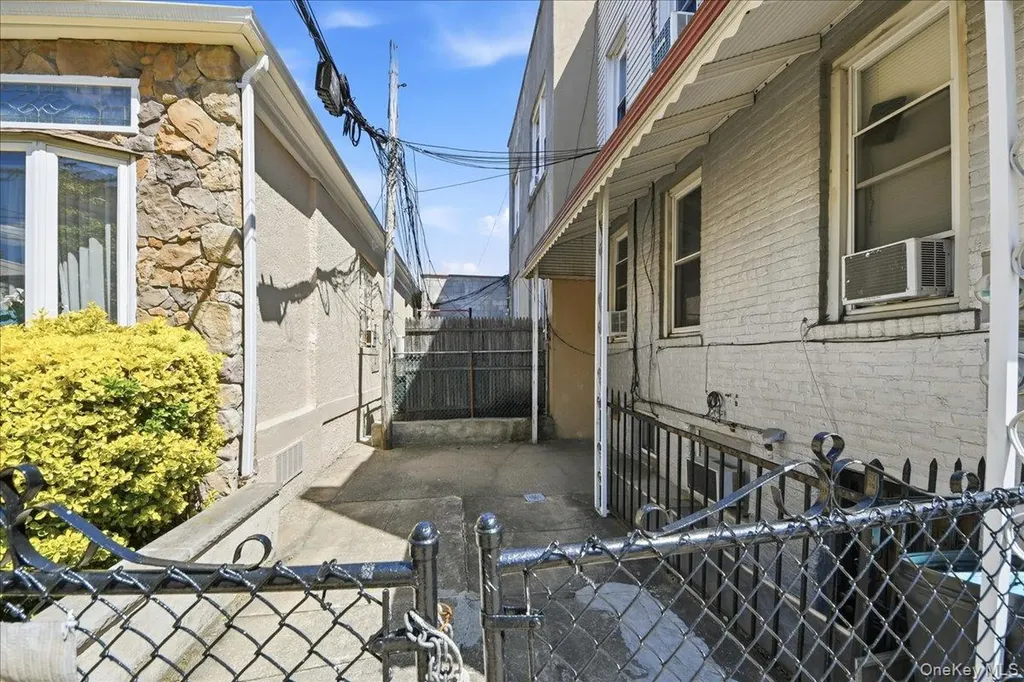 2875 Buhre Avenue Bronx NY 10461
