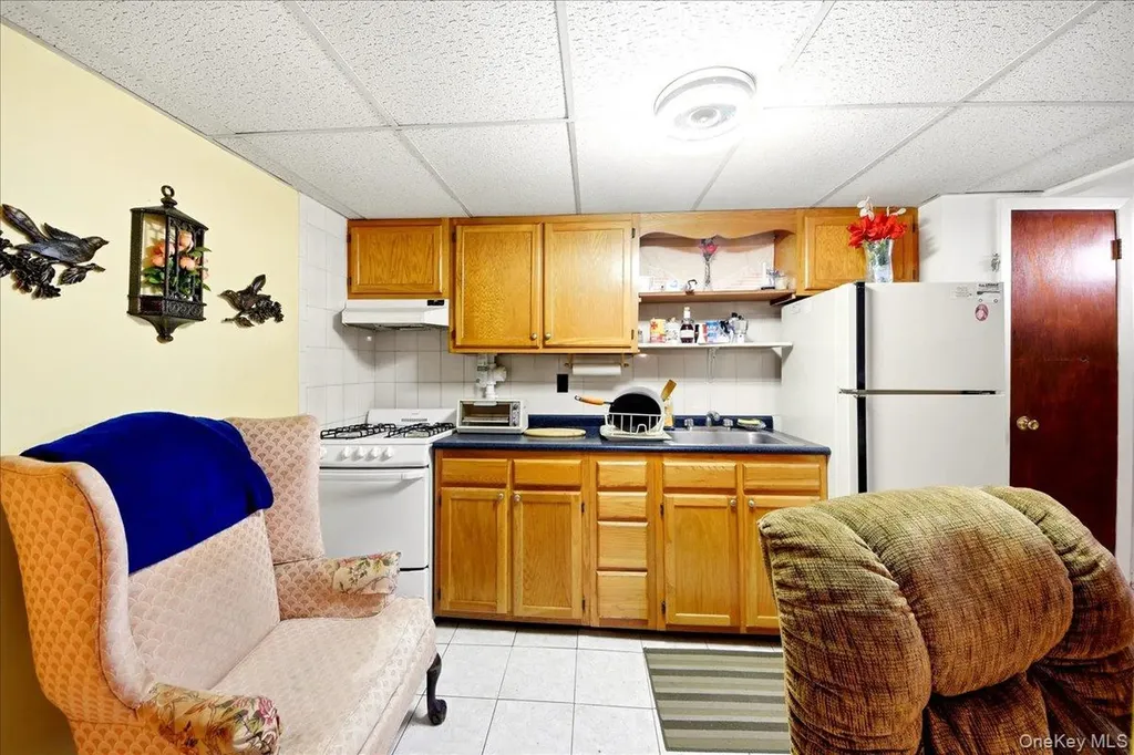 2875 Buhre Avenue Bronx NY 10461