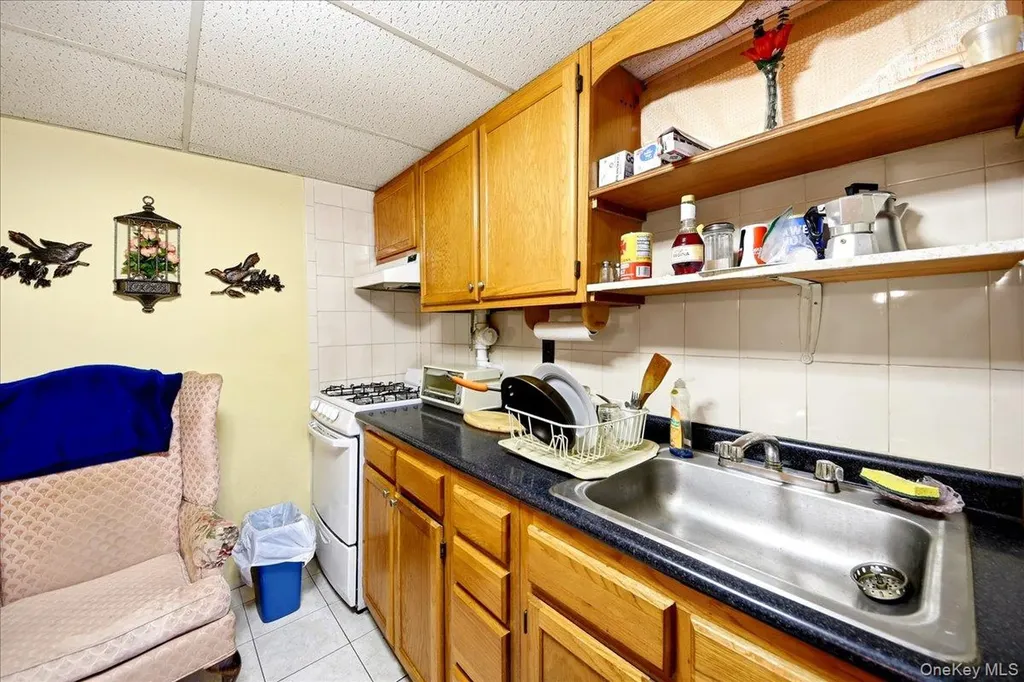 2875 Buhre Avenue Bronx NY 10461
