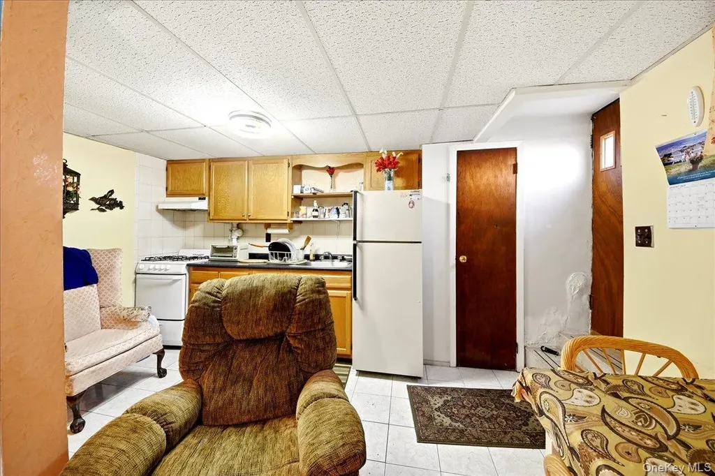 2875 Buhre Avenue Bronx NY 10461
