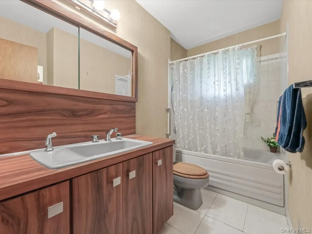 12 Joyce Lane Commack NY 11725