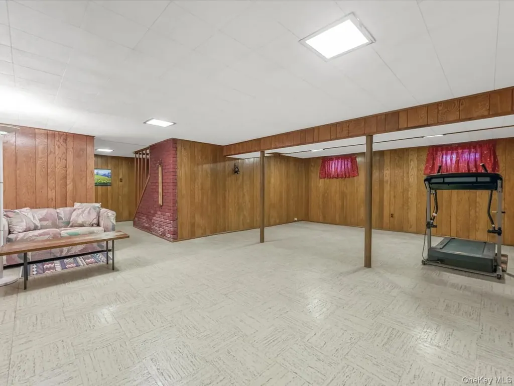 12 Joyce Lane Commack NY 11725