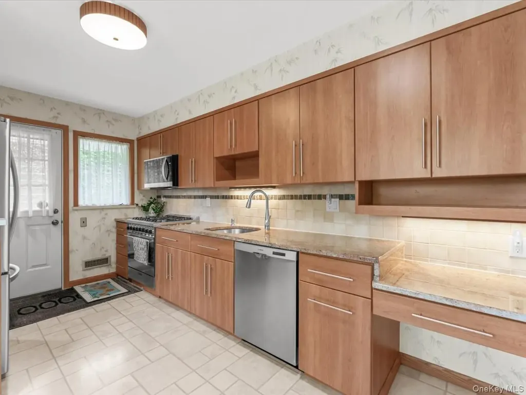 12 Joyce Lane Commack NY 11725