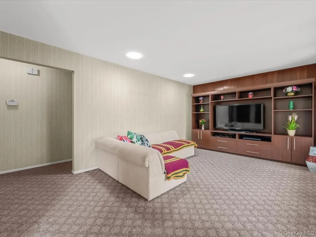 12 Joyce Lane Commack NY 11725