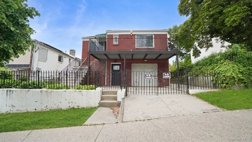 1616 Hammersley Avenue Bronx NY 10469