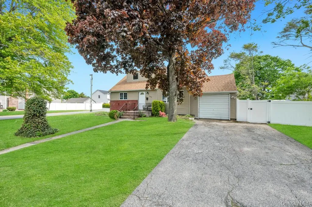 1050 Stewart Avenue Bethpage NY 11714