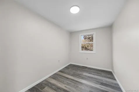 1-18 Willow Way Rhinebeck NY 12572
