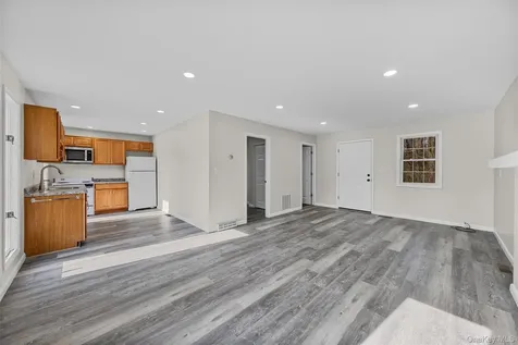 1-18 Willow Way Rhinebeck NY 12572