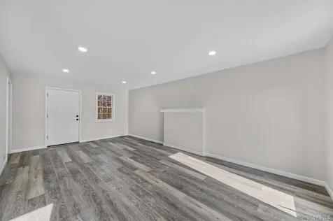 1-18 Willow Way Rhinebeck NY 12572