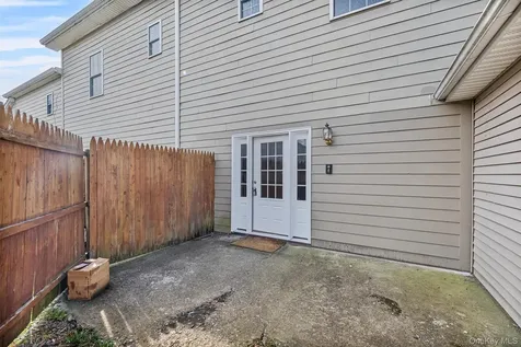 1-18 Willow Way Rhinebeck NY 12572