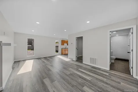 1-18 Willow Way Rhinebeck NY 12572