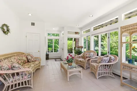 380 Duck Pond Road Matinecock NY 11560