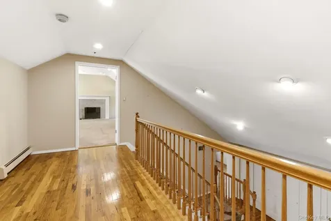 380 Duck Pond Road Matinecock NY 11560