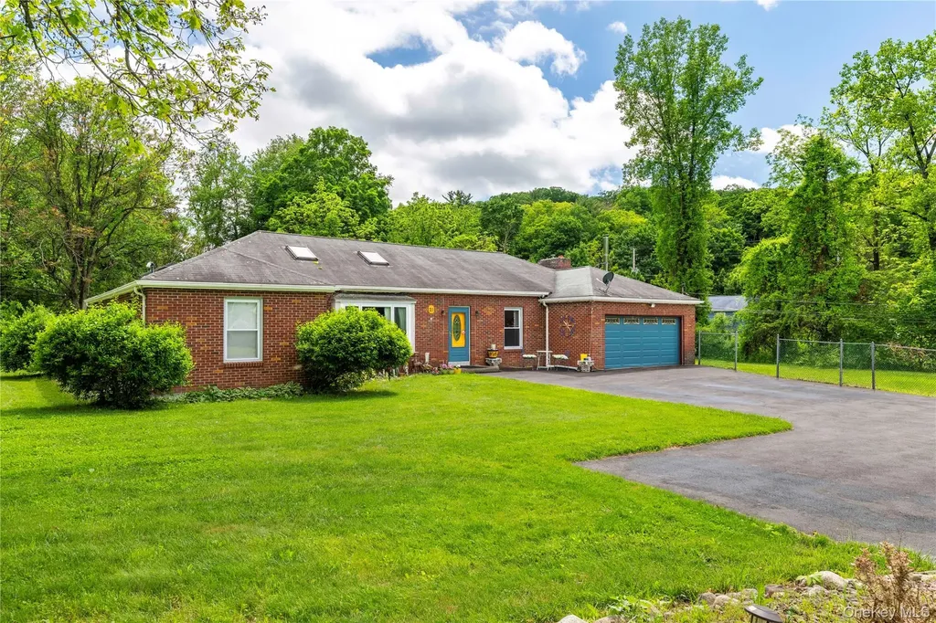 21 E Mountain Road S Cold Spring NY 10516