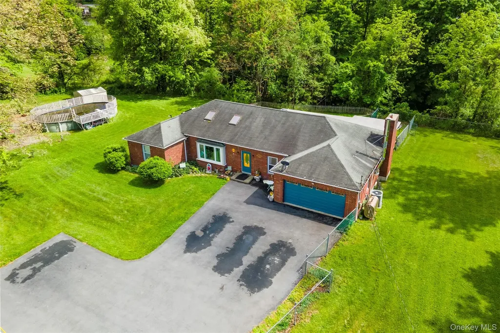21 E Mountain Road S Cold Spring NY 10516