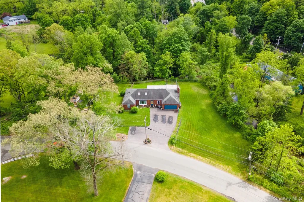 21 E Mountain Road S Cold Spring NY 10516