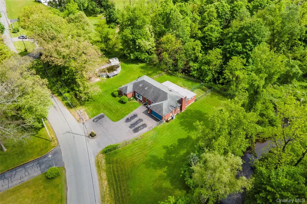 21 E Mountain Road S Cold Spring NY 10516