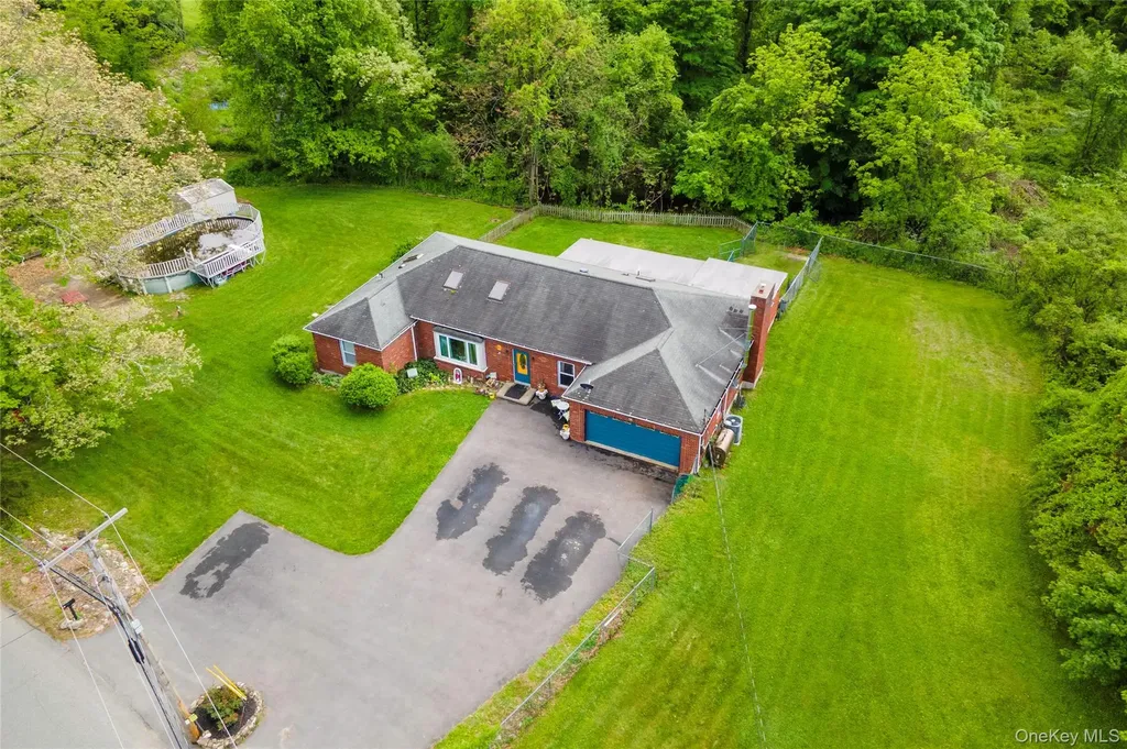 21 E Mountain Road S Cold Spring NY 10516