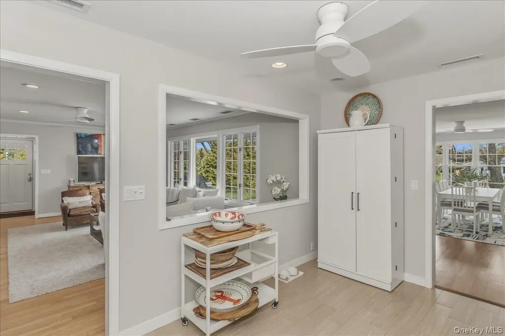 15 Gardners Lane Hampton Bays NY 11946