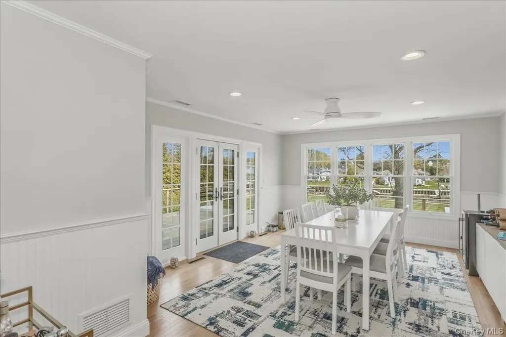 15 Gardners Lane Hampton Bays NY 11946