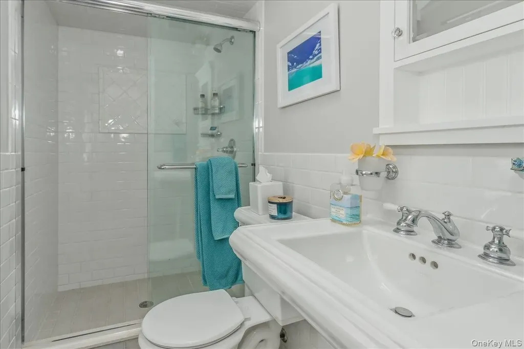 15 Gardners Lane Hampton Bays NY 11946