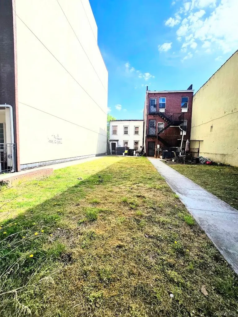 474 Hancock Street Brooklyn NY 11233