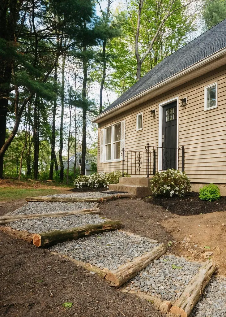 3 Seymour Drive Red Hook NY 12571