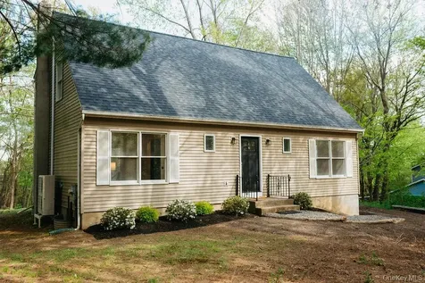 3 Seymour Drive Red Hook NY 12571