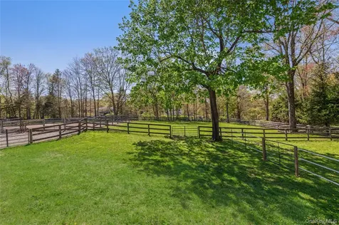212 Hunt Lane North Salem NY 10560