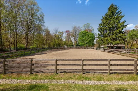 212 Hunt Lane North Salem NY 10560