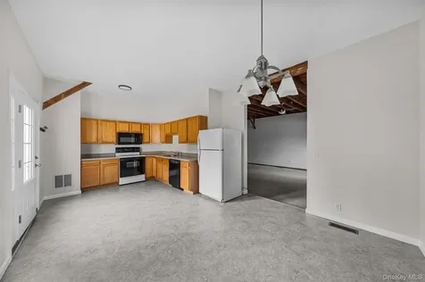 1-18 Willow Way Rhinebeck NY 12572