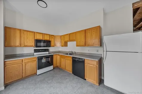 1-18 Willow Way Rhinebeck NY 12572