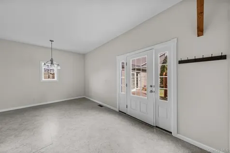 1-18 Willow Way Rhinebeck NY 12572