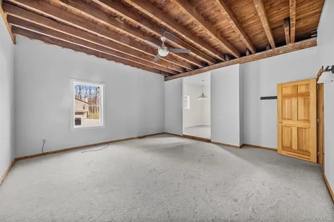 1-18 Willow Way Rhinebeck NY 12572